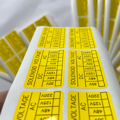 Synthetische Papiervinylbesetzer-Dichtungs-Aufkleber-kundenspezifischer Druckgestempelschnittener Aufkleber