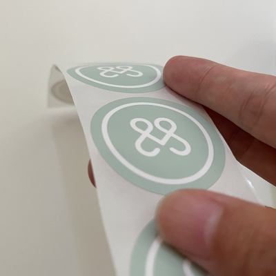Kundenspezifischer wasserdichter gestempelschnittener Kleber PVCs Aufkleber Vinyldruck